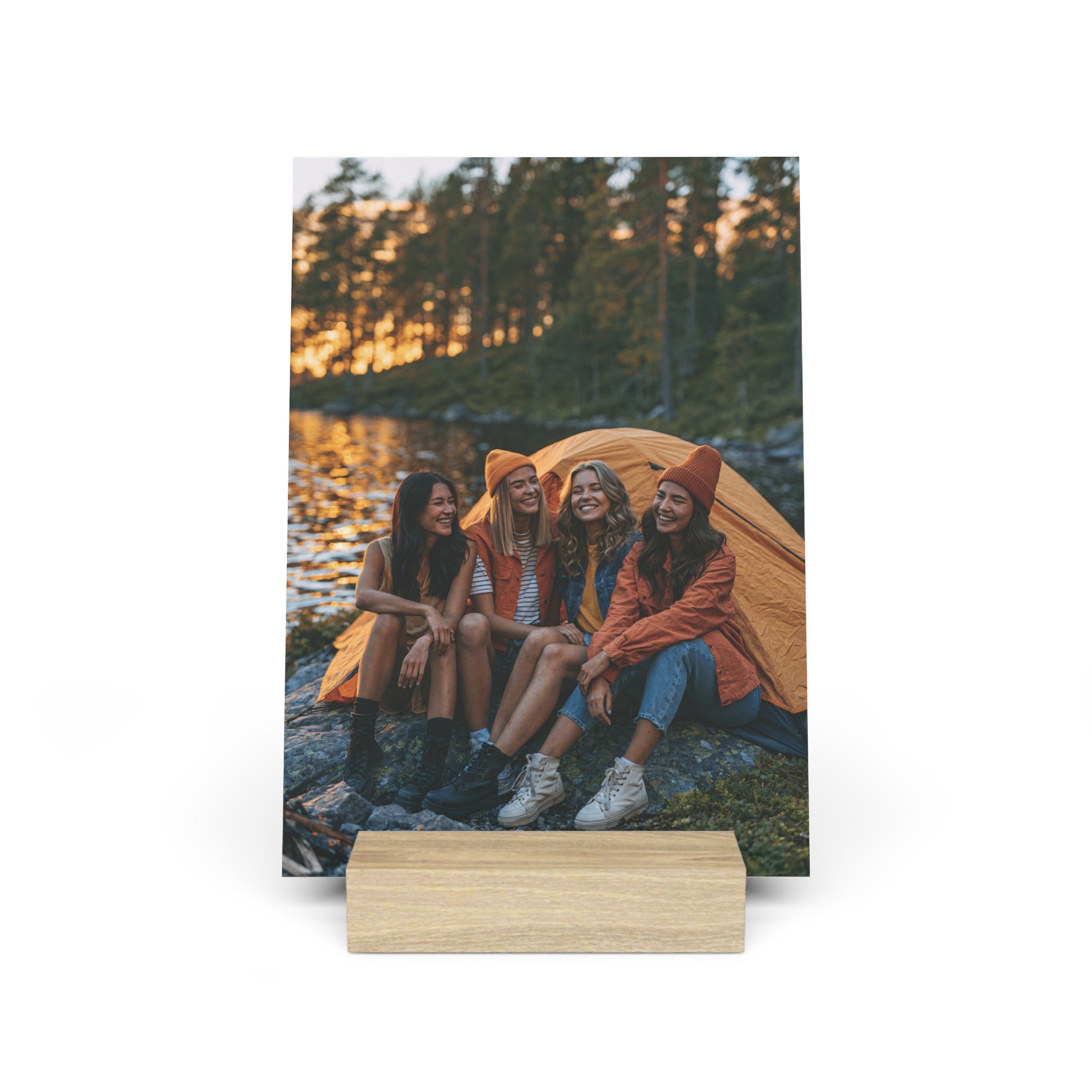 Personalized friends photo stand on a desk